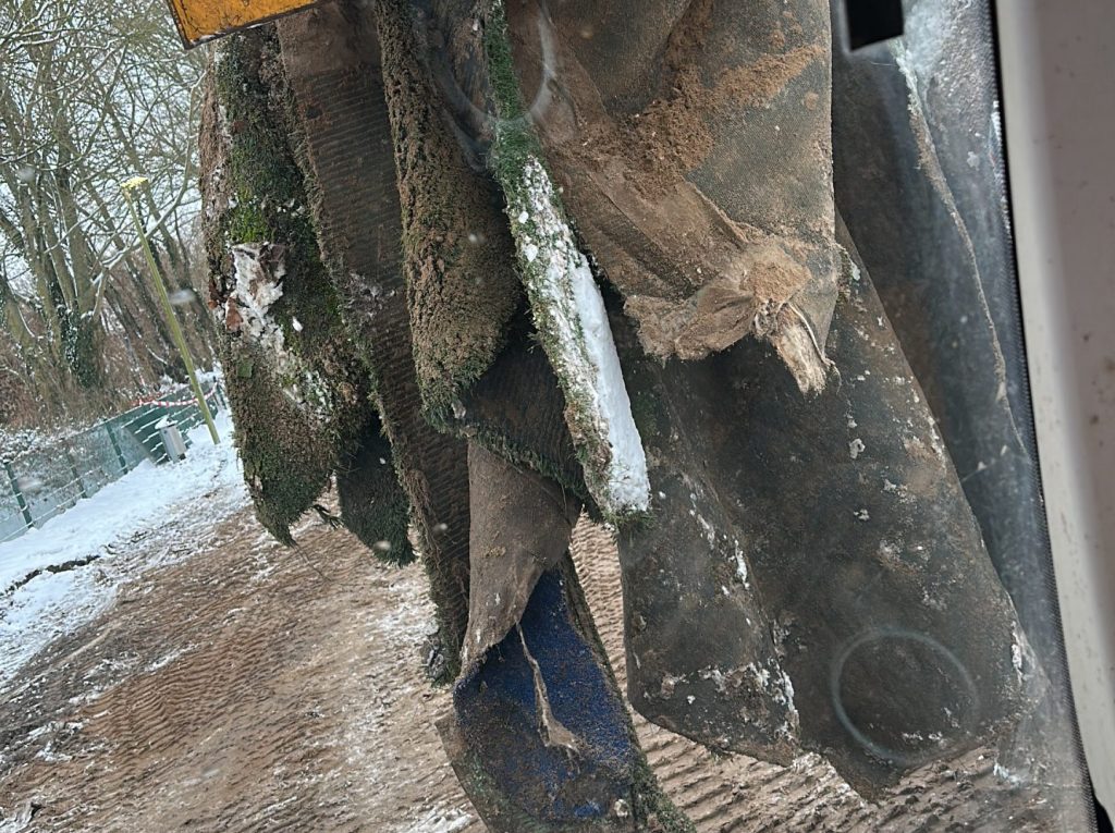 B3767D64-0A60-4DC9-96C8-471BBC4C75E4